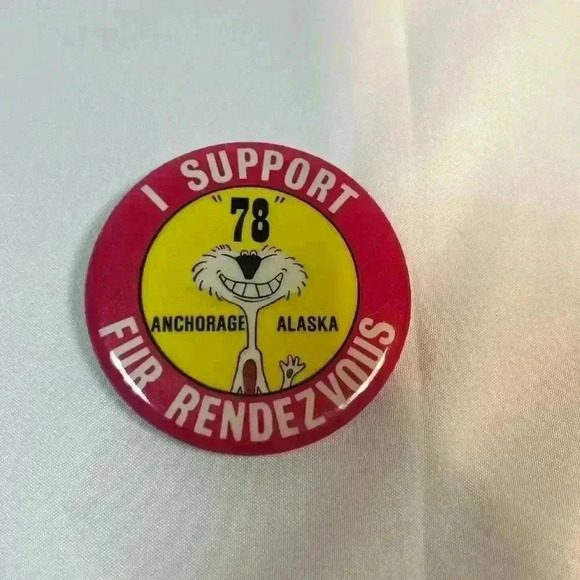 Vintage Anchorage Alaska Fur Rondy Sled Dog Collectors Pinback Button 1978 - Picture 1 of 2